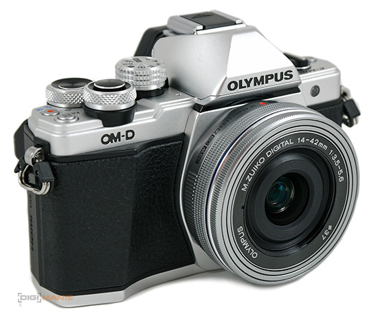 Olympus OM-D E-M10 Mark II se 14-42mm objektivem