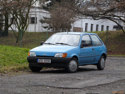 Galerie Panasonic Lumix FZ48 Ford Fiesta