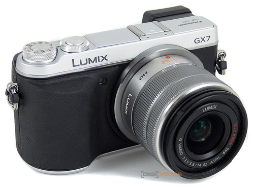 Panasonic Lumix GX7 se 14-42mm II objektivem