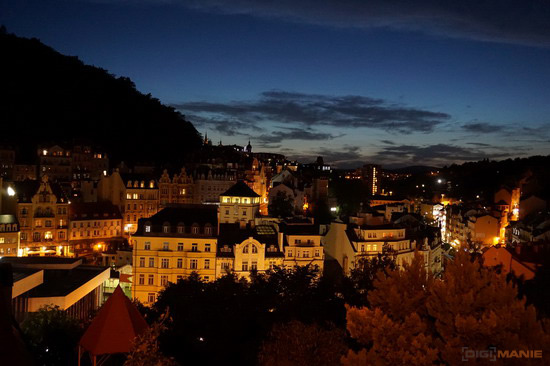 Sony A6000 galerie Karlovy Vady, noční panorama