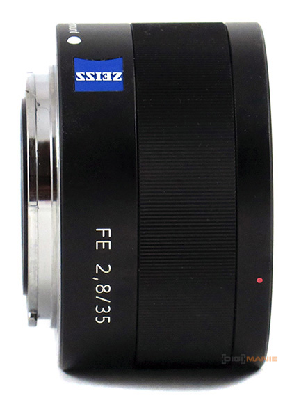 Carl Zeiss Sonnar FE 35mm F2.8 ZA boční pohled