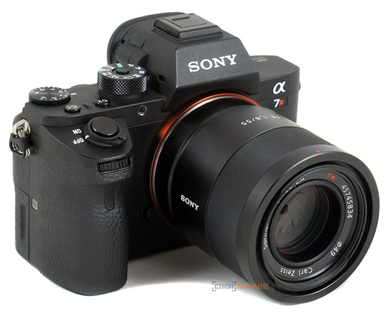 Sony Carl Zeiss Sonnar FE 55mm F1.8 na Sony A7R II