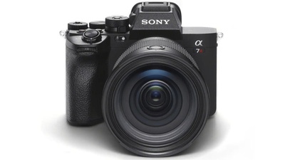 Sony A7R V přichází s 8EV IBIS, 240MPx multiexpozicí a umělou inteligencí