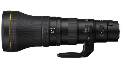 Teleobjektiv Nikkor Z 800mm F6.3 VR S je s necelými 2,4 kg "muší váha"