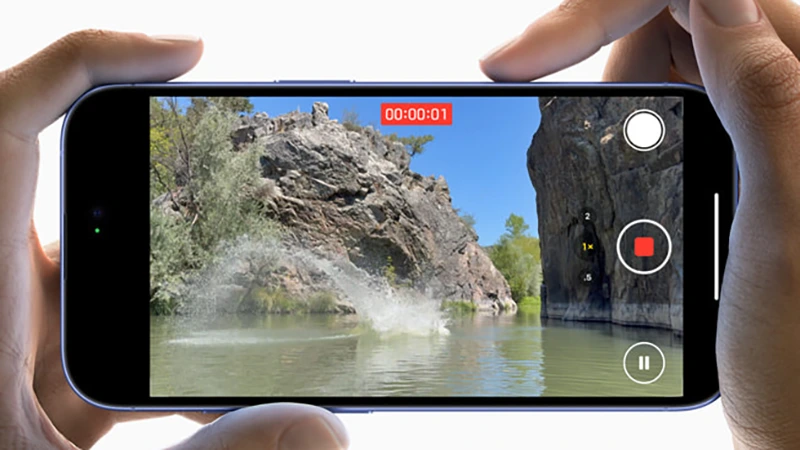 Tři výrobci chtějí zkopírovat Apple, chystají lepší spoušť nebo tlačítko "Camera Control"